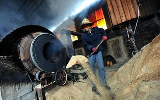 秸稈變廢為寶巧生炭 薪柴銷(xiāo)售